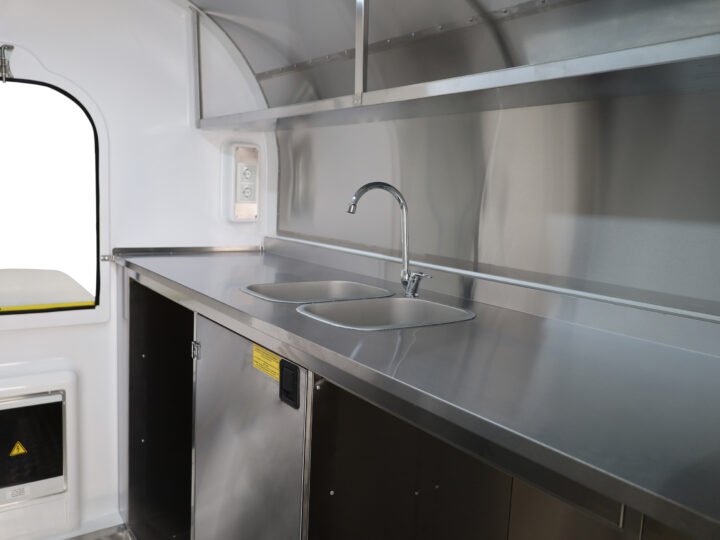 Alternative view of Ρυμουλκούμενη Καντίνα Basic Eco 220