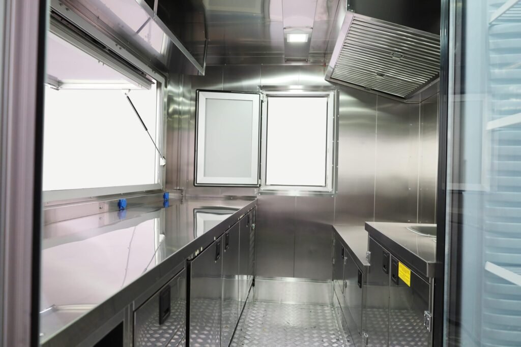 Alternative view of Ρυμουλκούμενη Καντίνα Elite 290