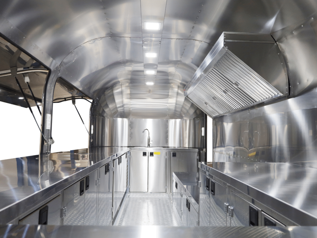 Alternative view of Ρυμουλκούμενη Καντίνα Streamline 550